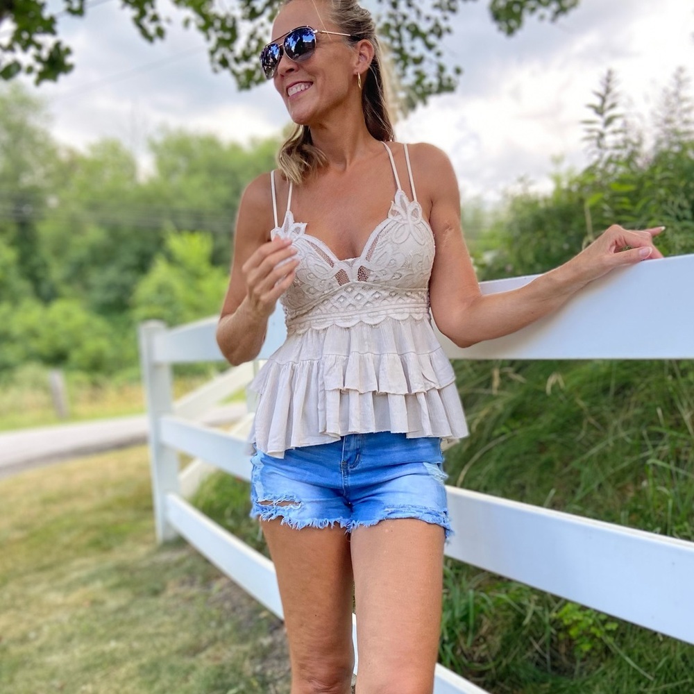 Summertime Muse Ivory Ruffle Cami - Picture 7 of 7